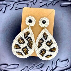 Cute cheetah beaded earring
